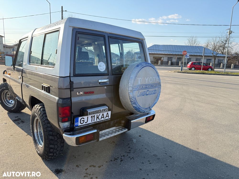 Toyota Land Cruiser - 3
