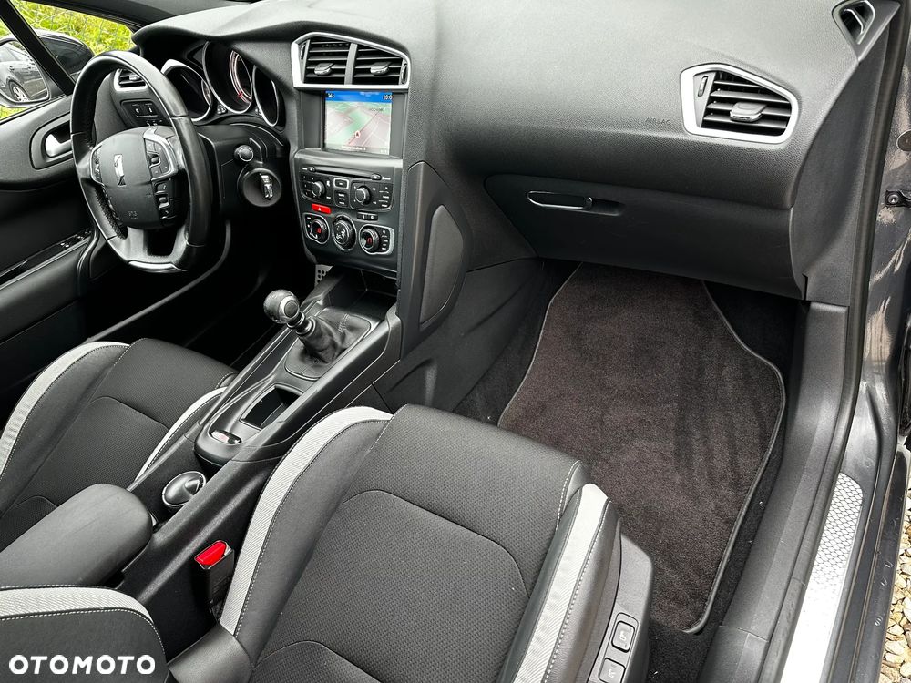 Citroën DS4 HDi 115 Chic - 17