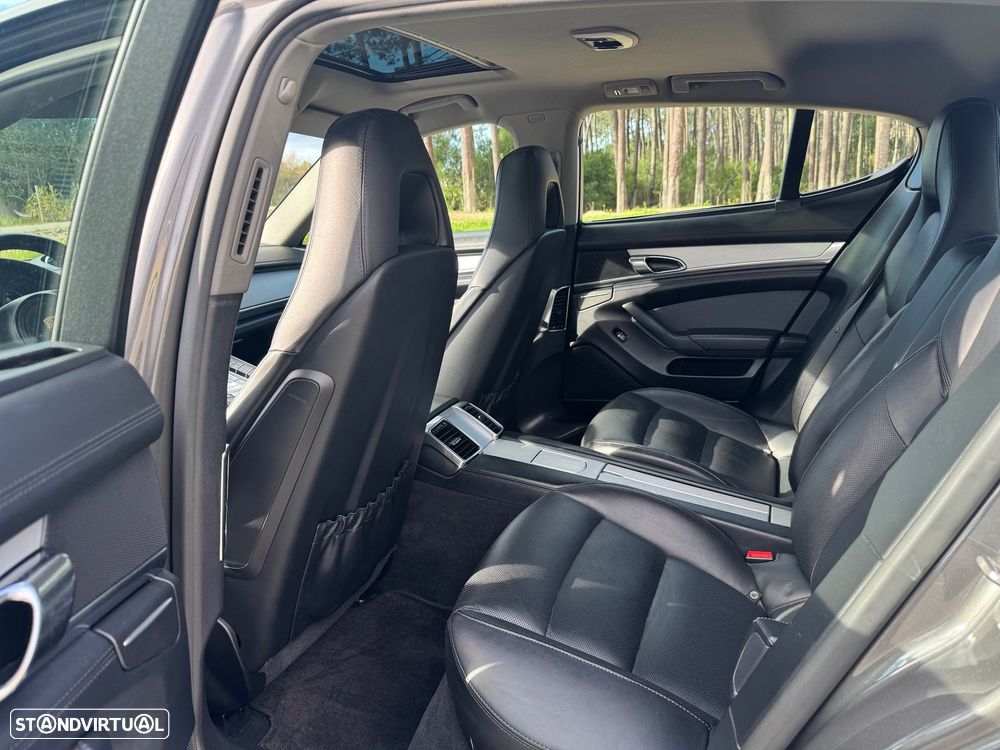 Porsche Panamera Platinum Edition - 15