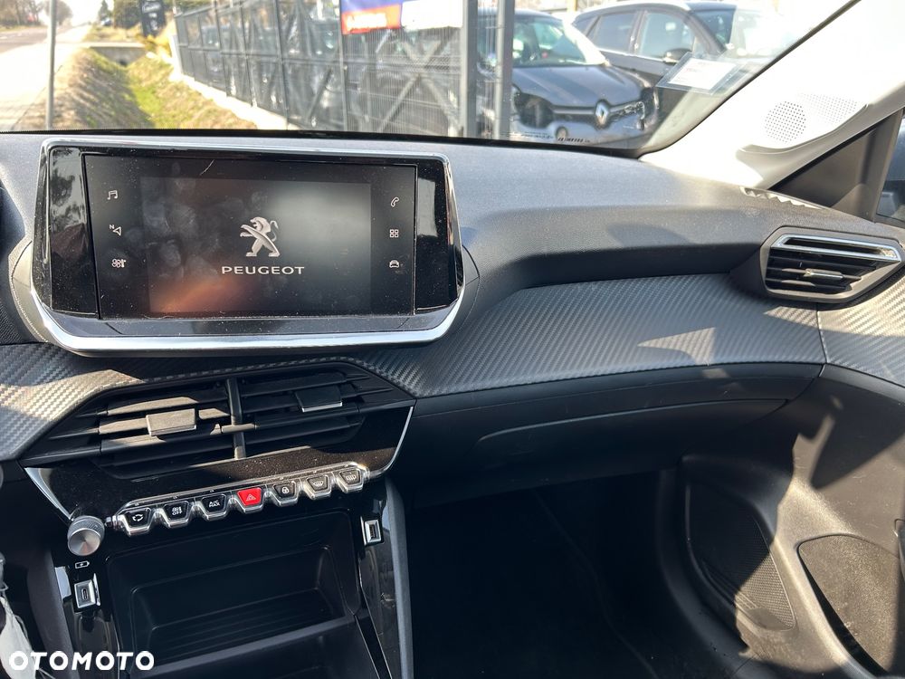 Peugeot 208 - 11