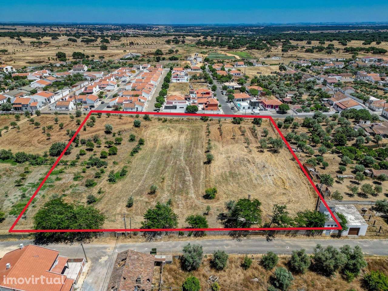 Terreno com 10000m²,  viabilidade para 30 fogos, a 30km da Costa Vicen - Grande imagem: 5/21