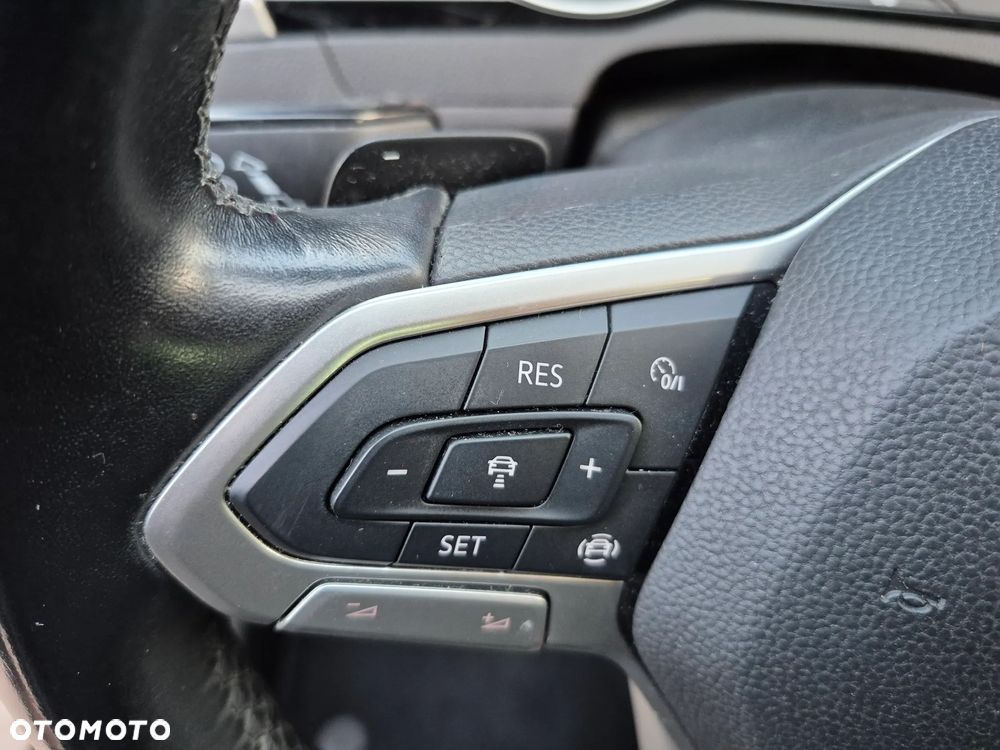 Volkswagen Passat - 21