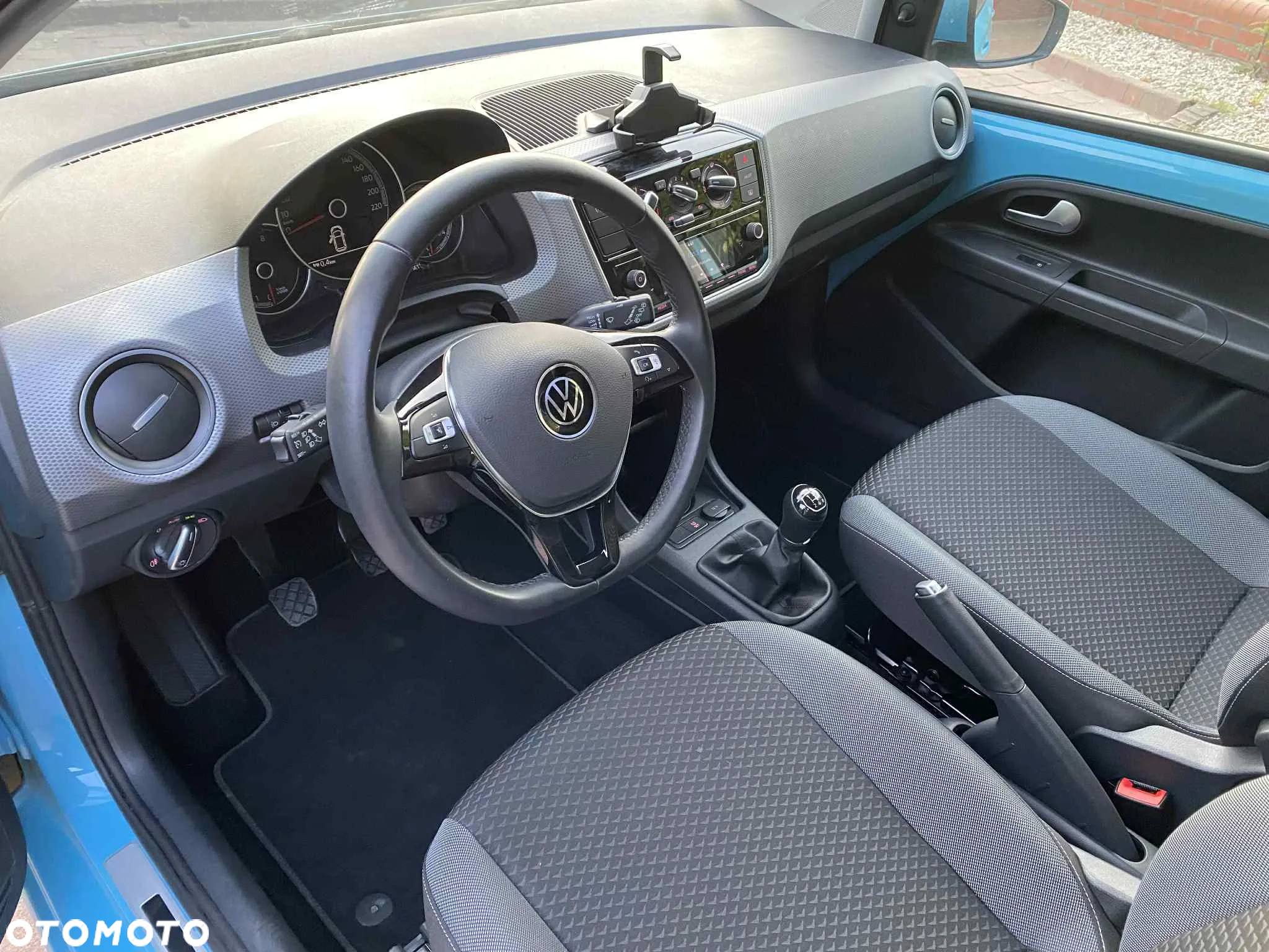 Volkswagen up! Active - 11
