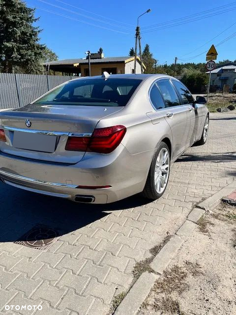 BMW Seria 7 740d xDrive - 26