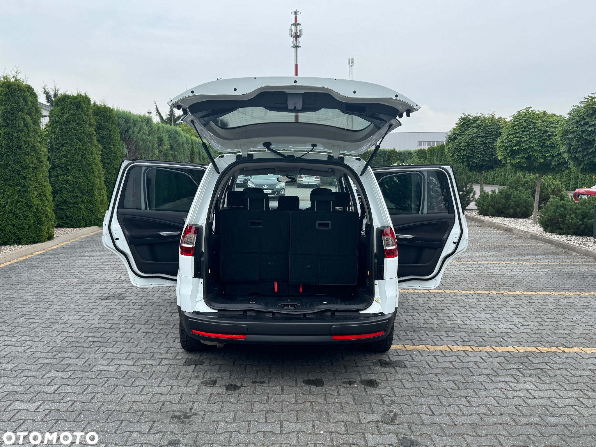 Ford Galaxy 2.0 Concept - 12