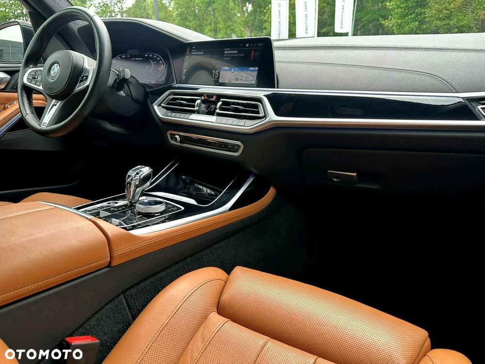 BMW X7 M50i sport - 28