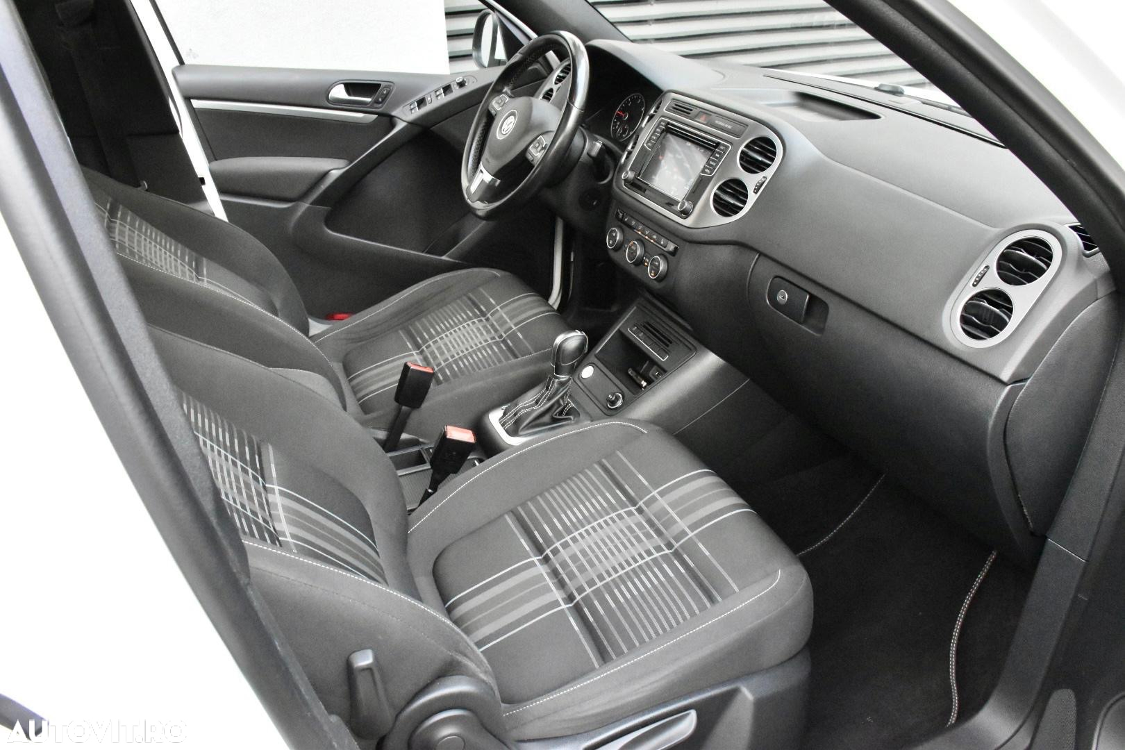 Volkswagen Tiguan 2.0 TDI SCR 4MOTION BlueMotion Technology DSG Lounge Sport & Style - 11
