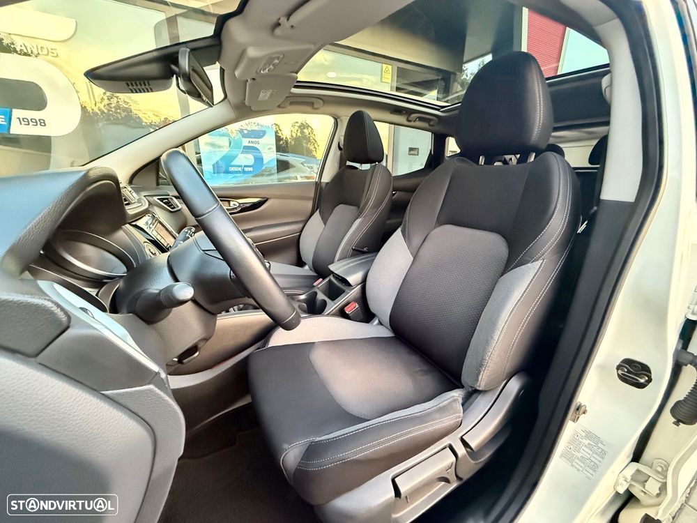 Nissan Qashqai 1.5 dCi N-Connecta J18 - 11