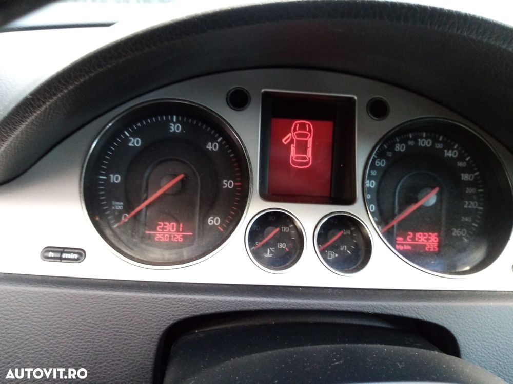 Volkswagen Passat 2.0 TDI BlueMotion Technology DPF Highline - 6