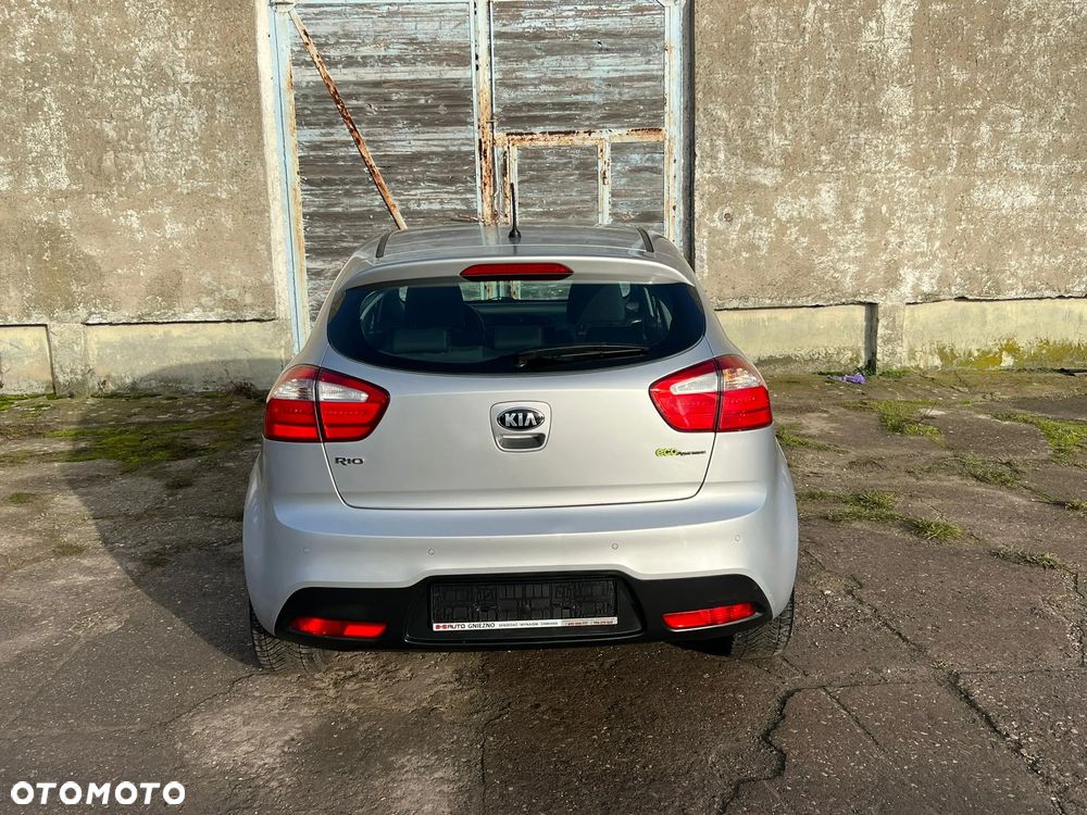 Kia Rio 1.4 CRDI Spirit - 11