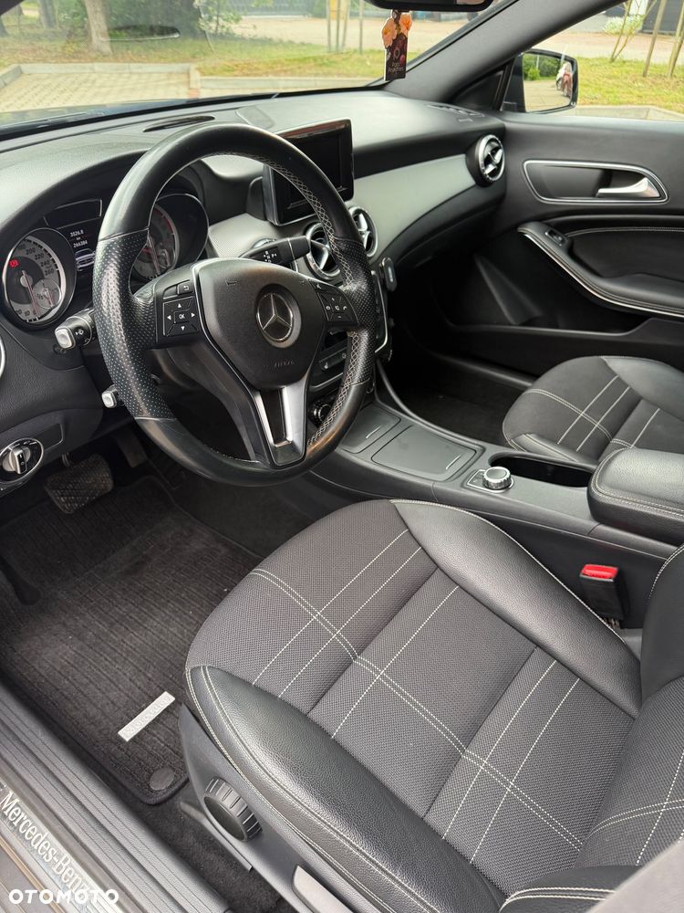 Mercedes-Benz CLA - 4