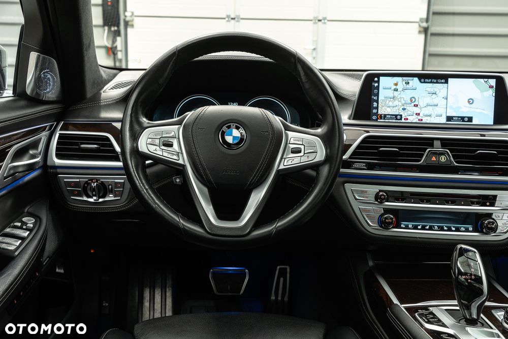 BMW Seria 7 740Li xDrive - 36