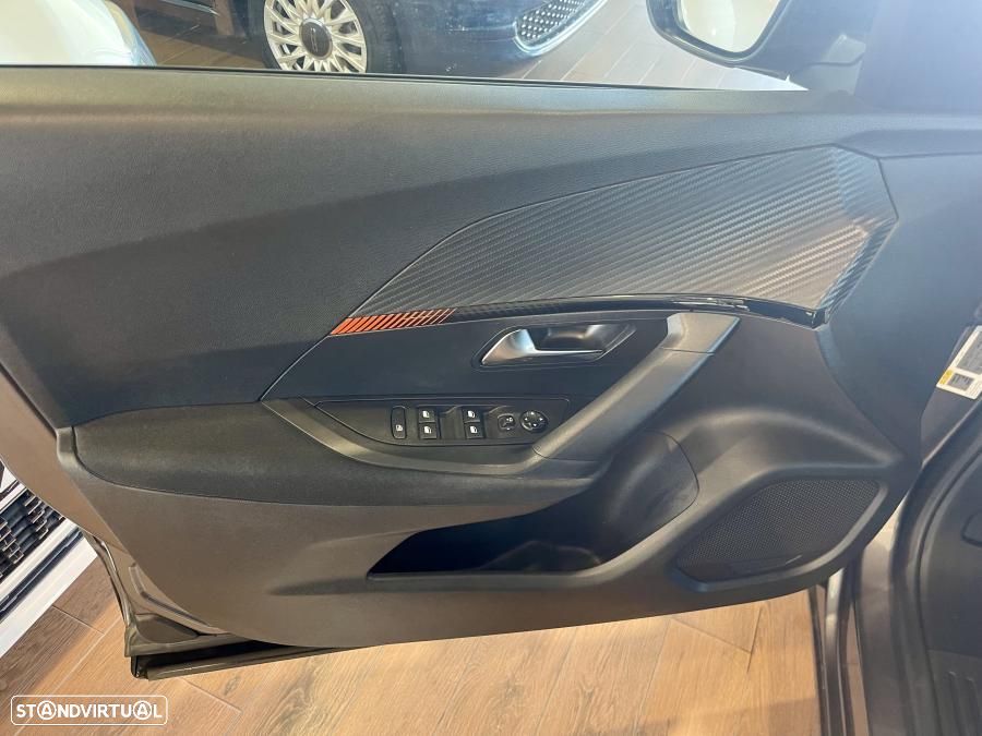 Peugeot 2008 1.2 PureTech Active Pack - 22