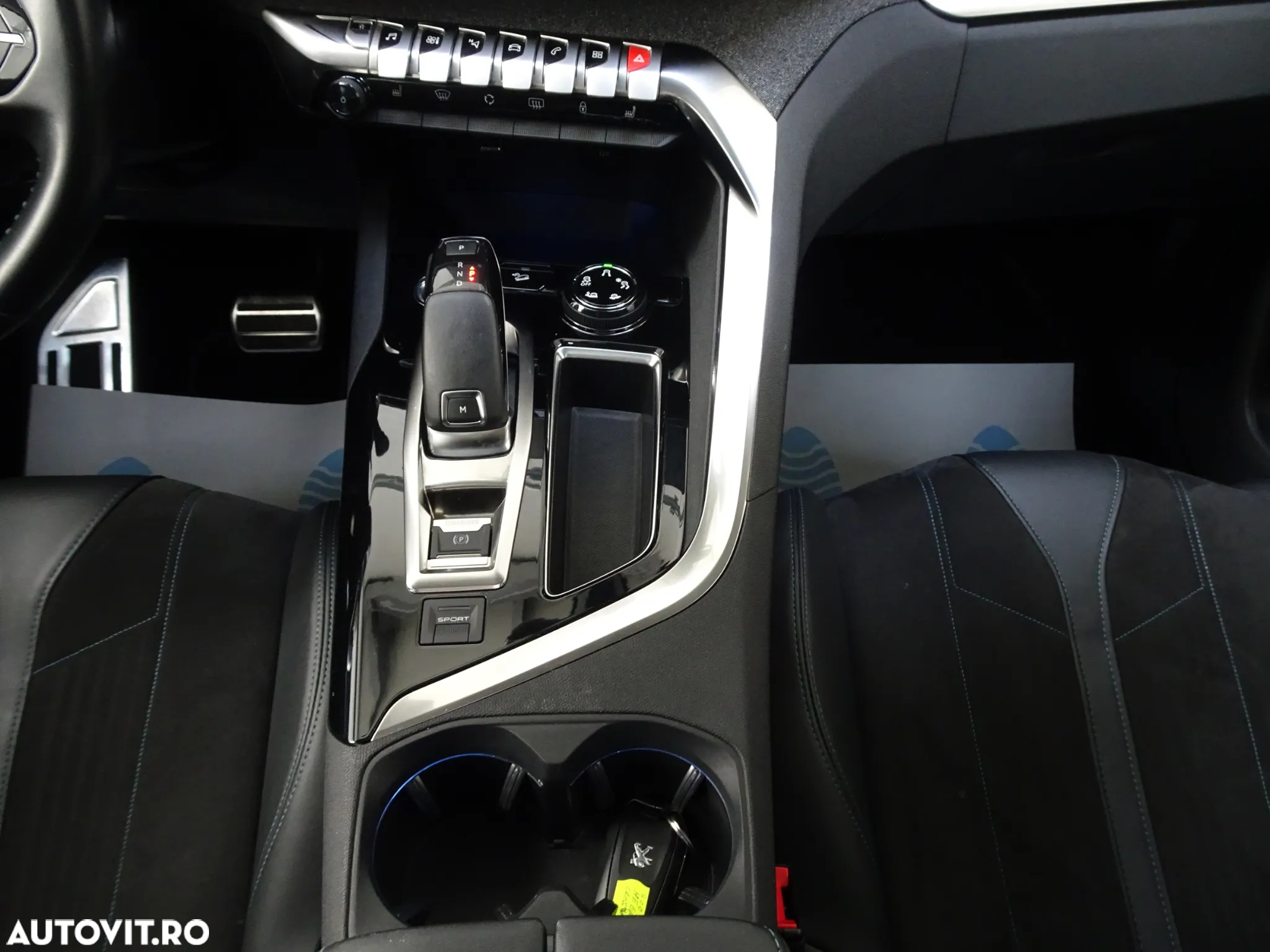 Peugeot 3008 PureTech 130 Stop & Start GPF EAT8 Crossway - 17