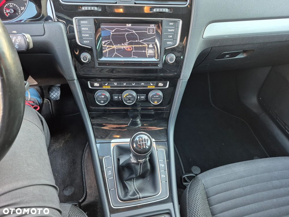 Volkswagen Golf 1.2 TSI BlueMotion Technology Cup - 21