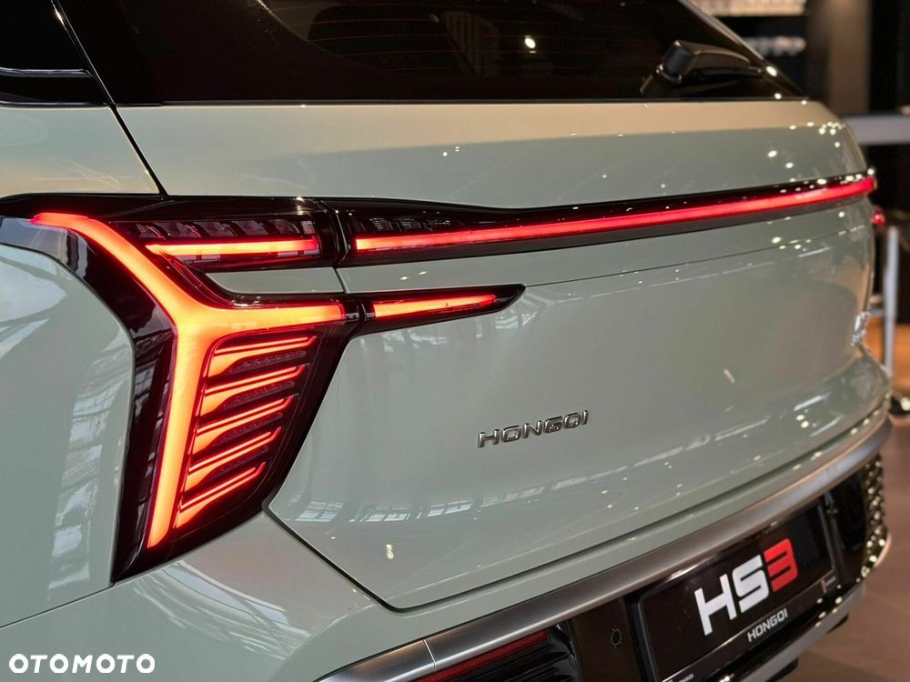 Hongqi HS3 - 6