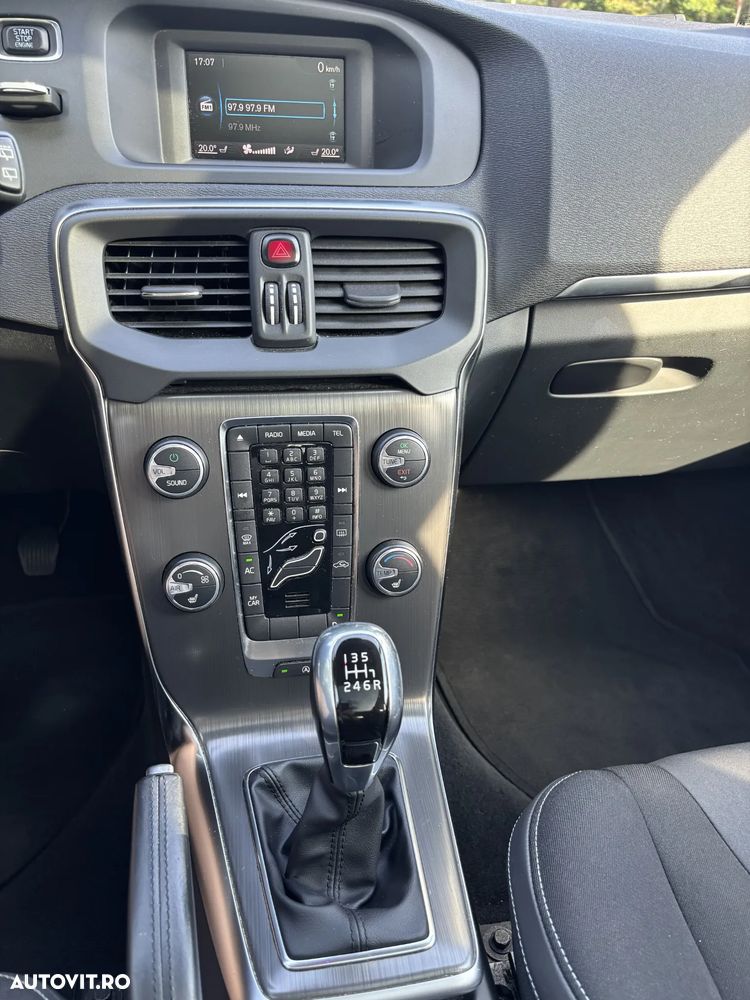 Volvo V40 D3 Momentum - 12