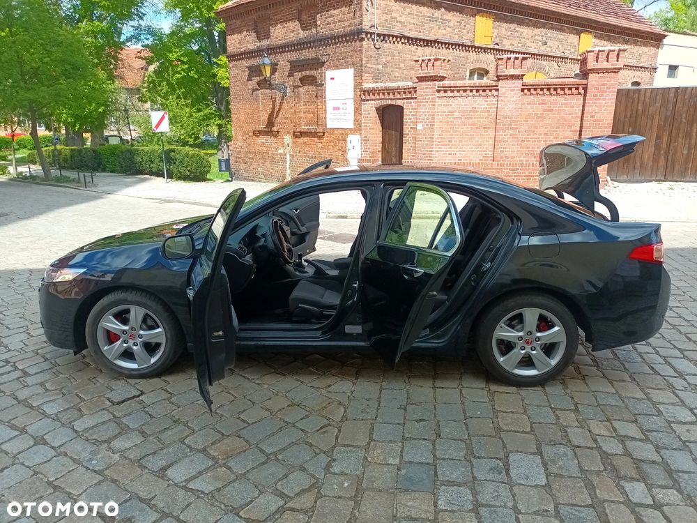 Honda Accord 2.0 Elegance 50 Jahre Edition - 9