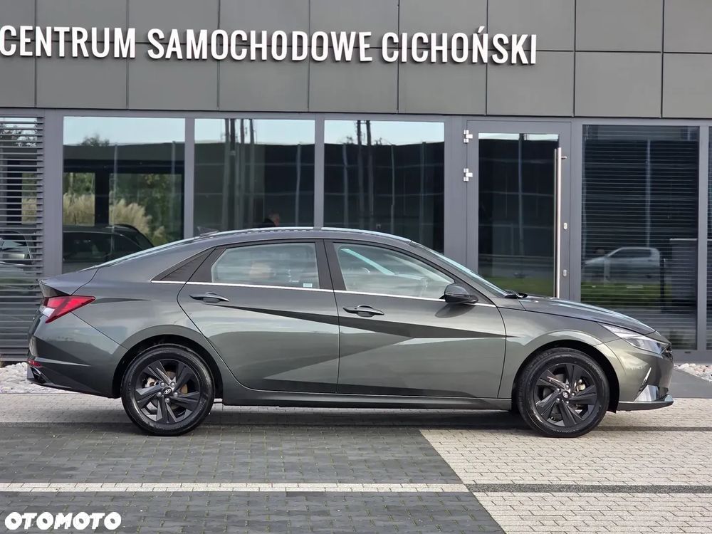 Hyundai Elantra - 14