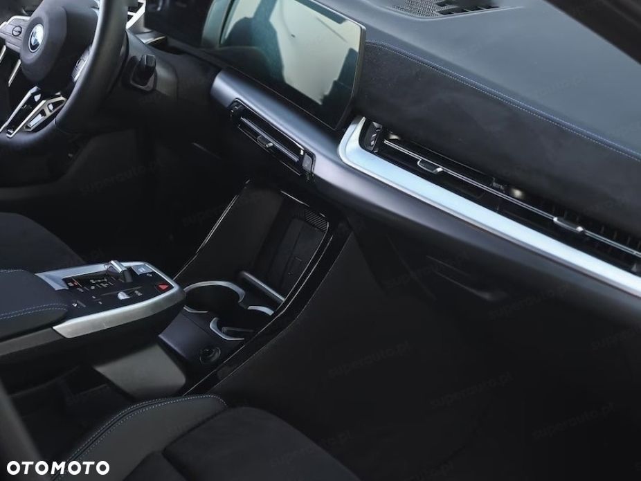 BMW iX2 - 11