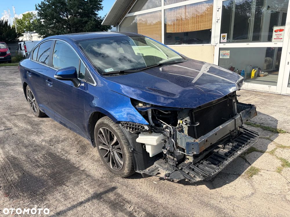 Toyota Avensis 1.8 Premium - 3