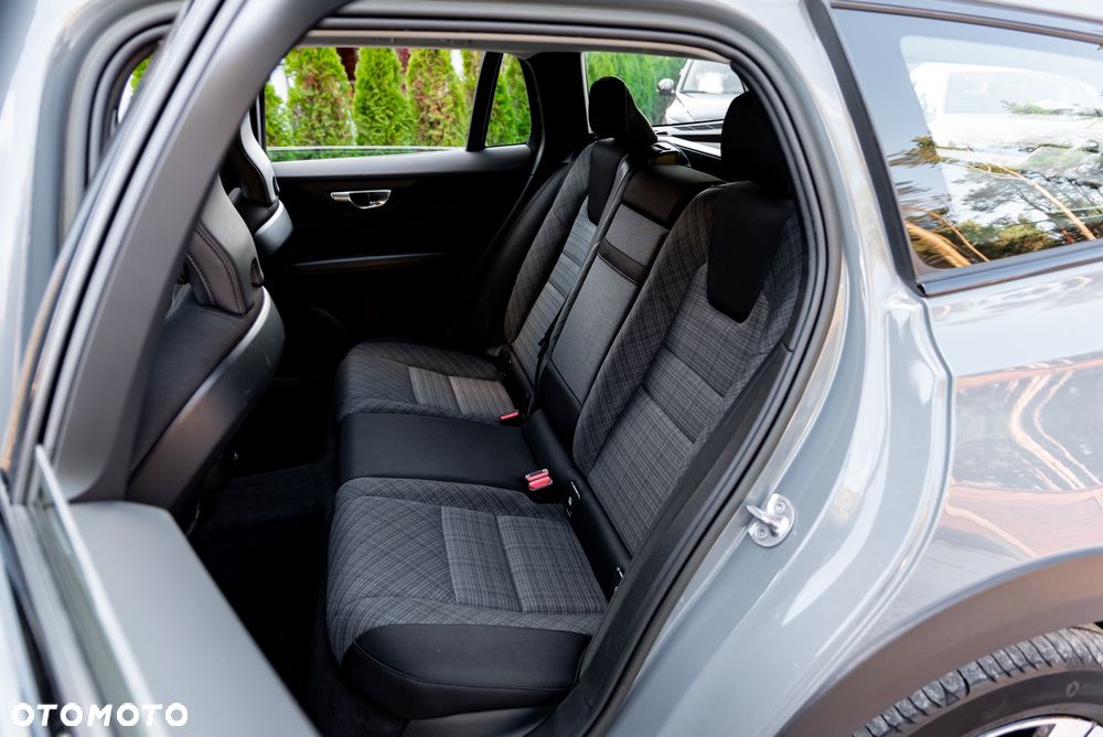 Volvo V60 Cross Country B4 D AWD Geartronic - 19