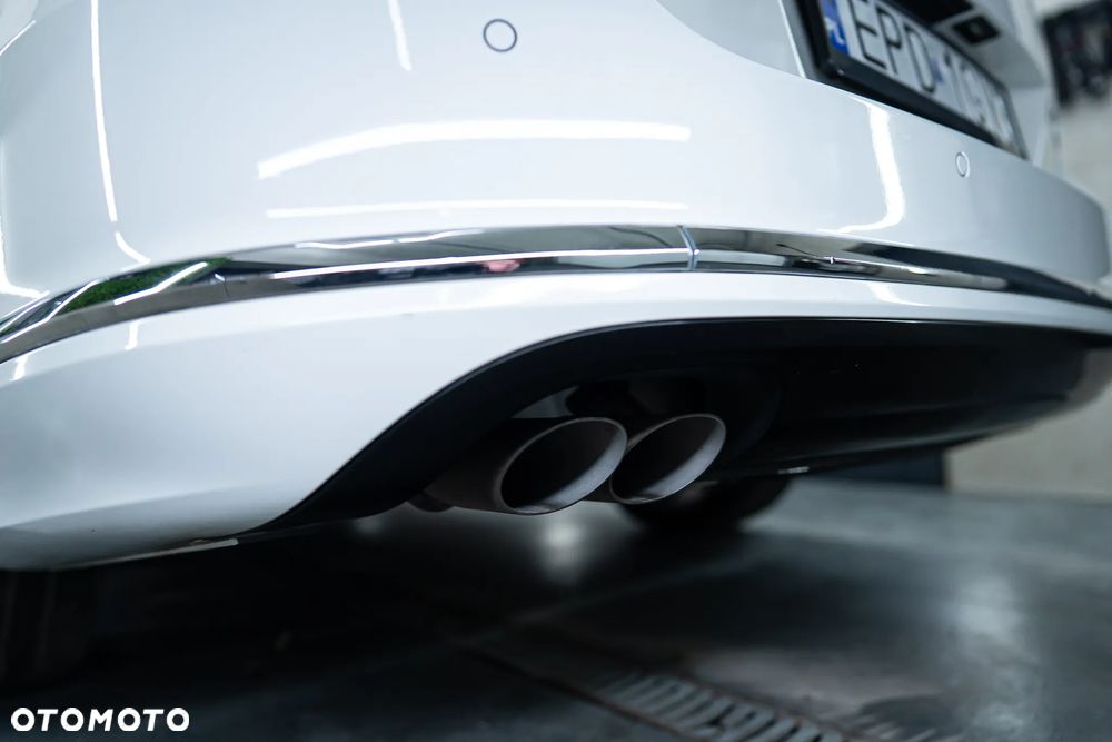 Volkswagen Passat 2.0 TDI DSG BlueMotion Technology R-Line - 17