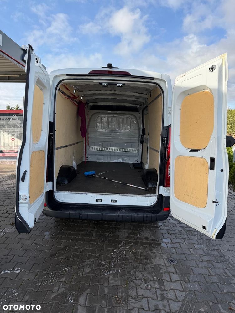 Maxus Deliver 9 - 40