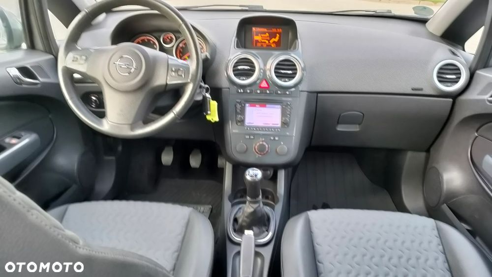 Opel Corsa 1.4 16V Innovation - 16