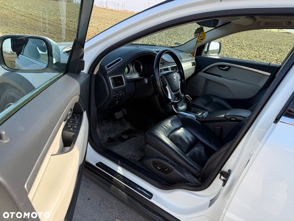 Volvo XC 70 D5 AWD Momentum - 28