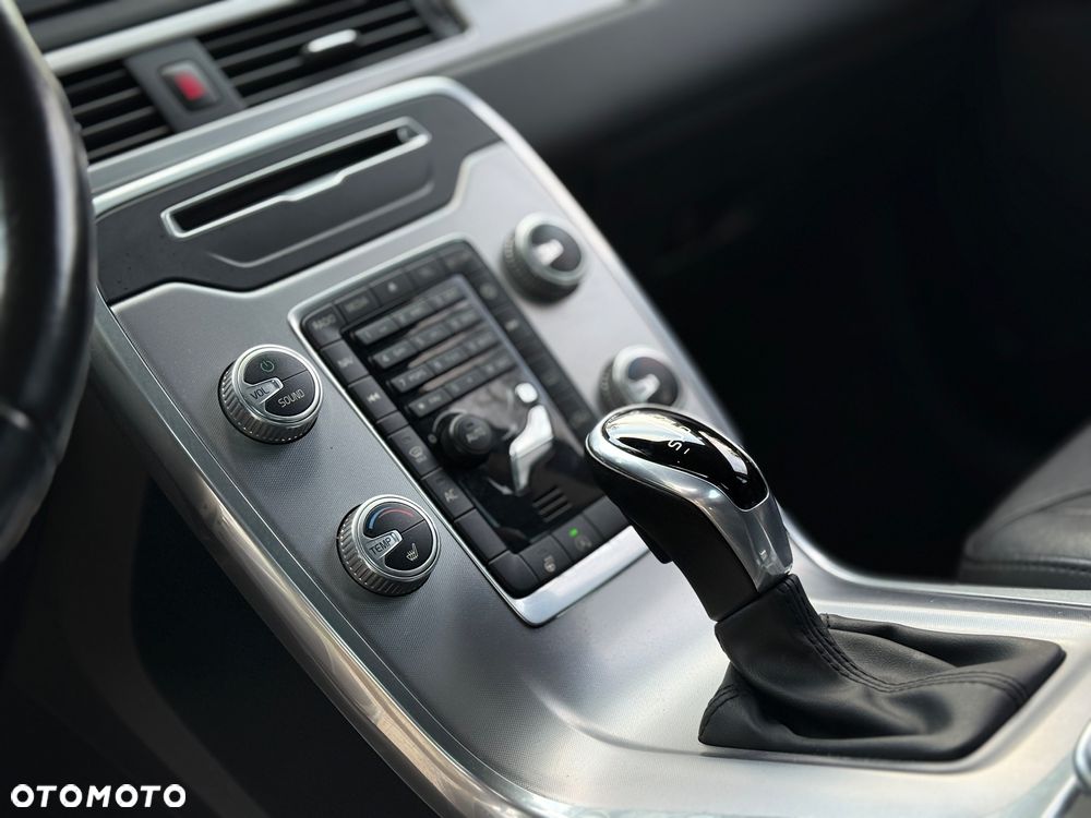 Volvo V70 D4 Geartronic Momentum - 8