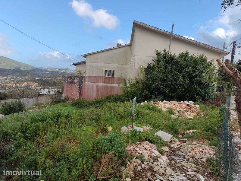 Vende-se Terreno com vista para o Castelo de Porto de Mós - Grande imagem: 3/5