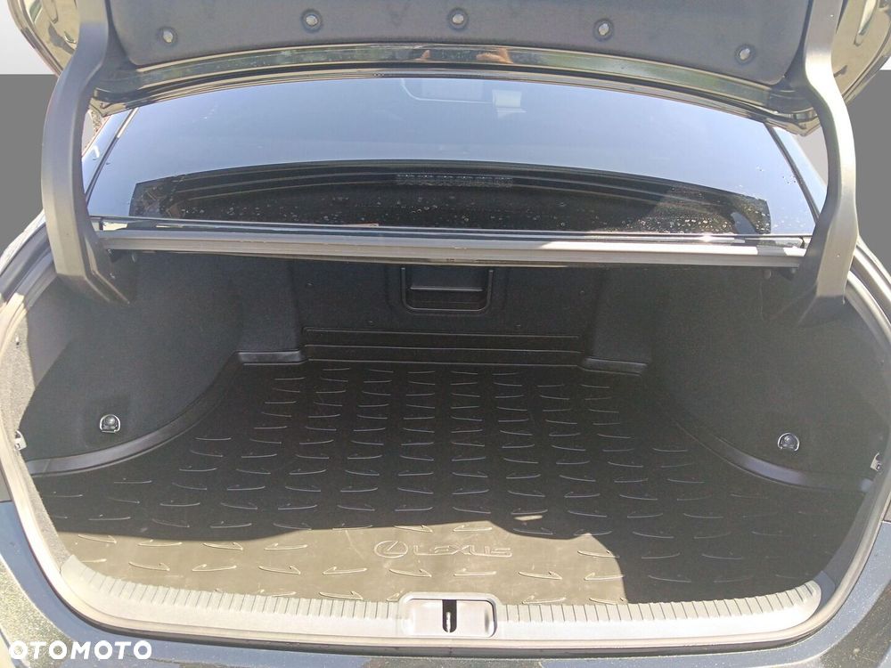 Lexus ES 300h Omotenashi - 17
