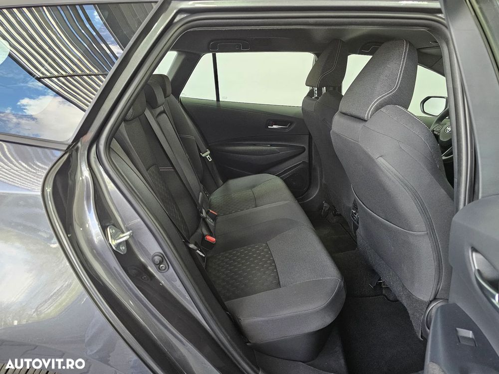 Toyota Corolla 1.8 HSD Business - 25