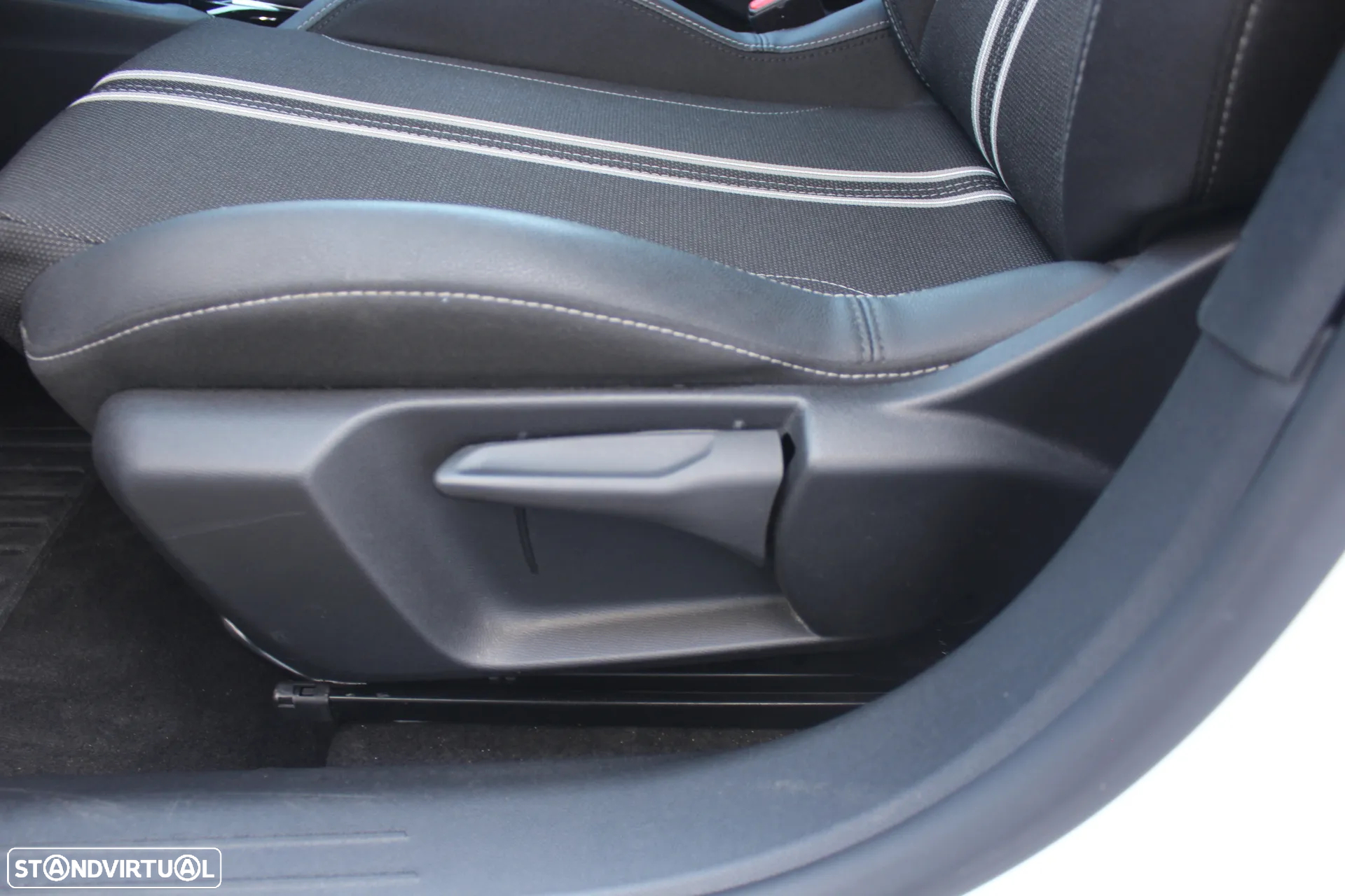 Opel Corsa 1.2 T GS - 16