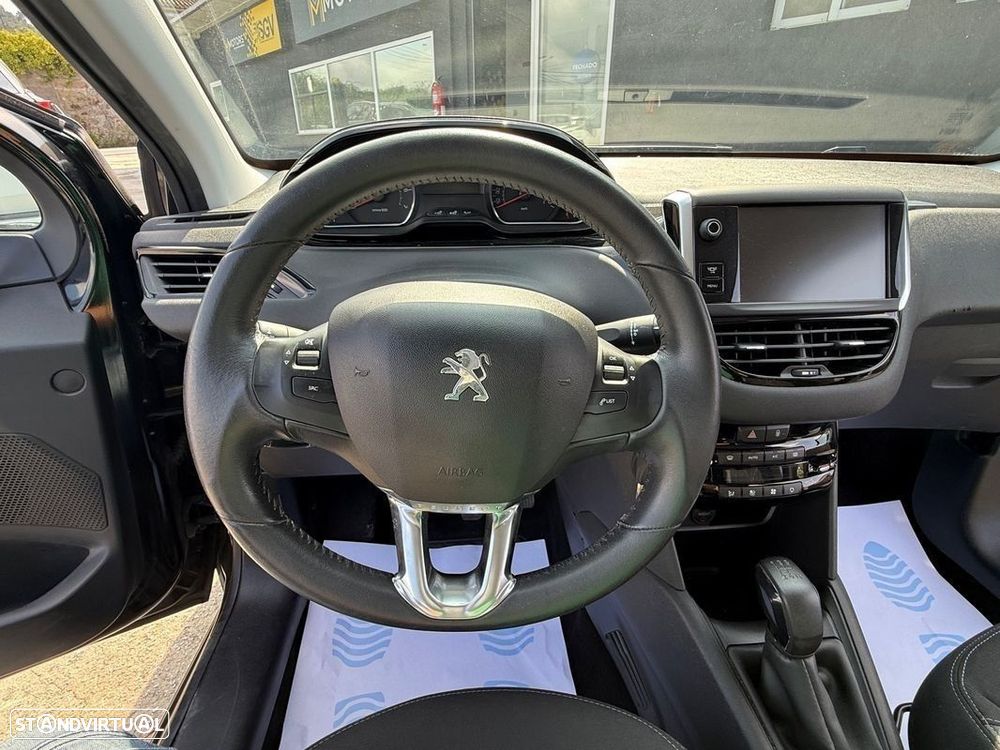 Peugeot 208 1.2 VTi SE Style - 48