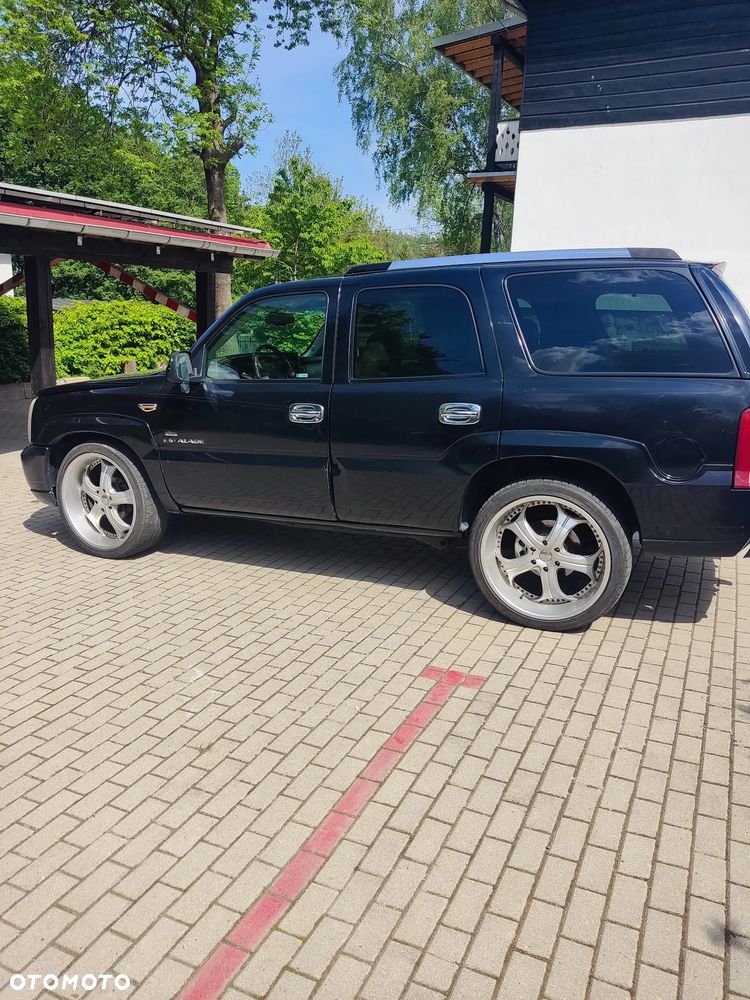 Cadillac Escalade - 12