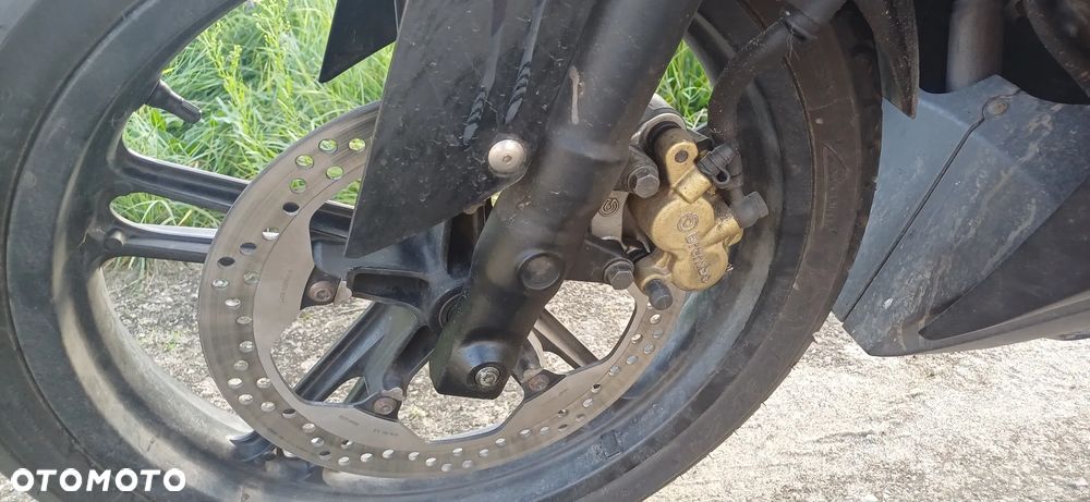 Yamaha YZF - 9