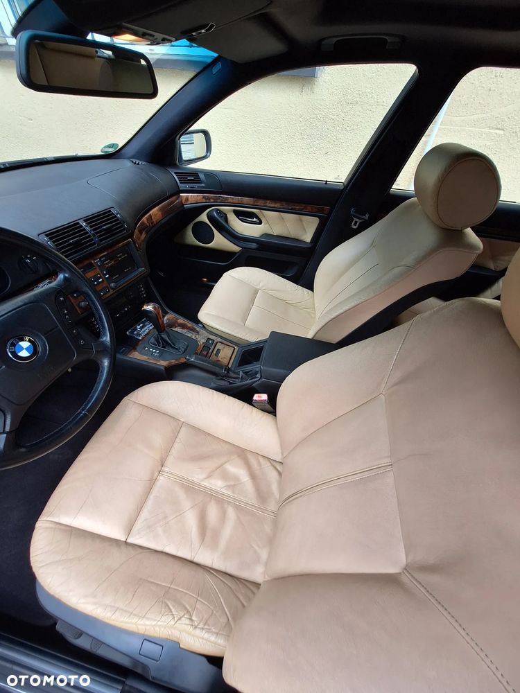 BMW Seria 5 - 25