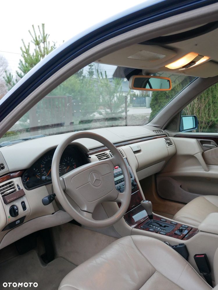 Mercedes-Benz Klasa E - 13