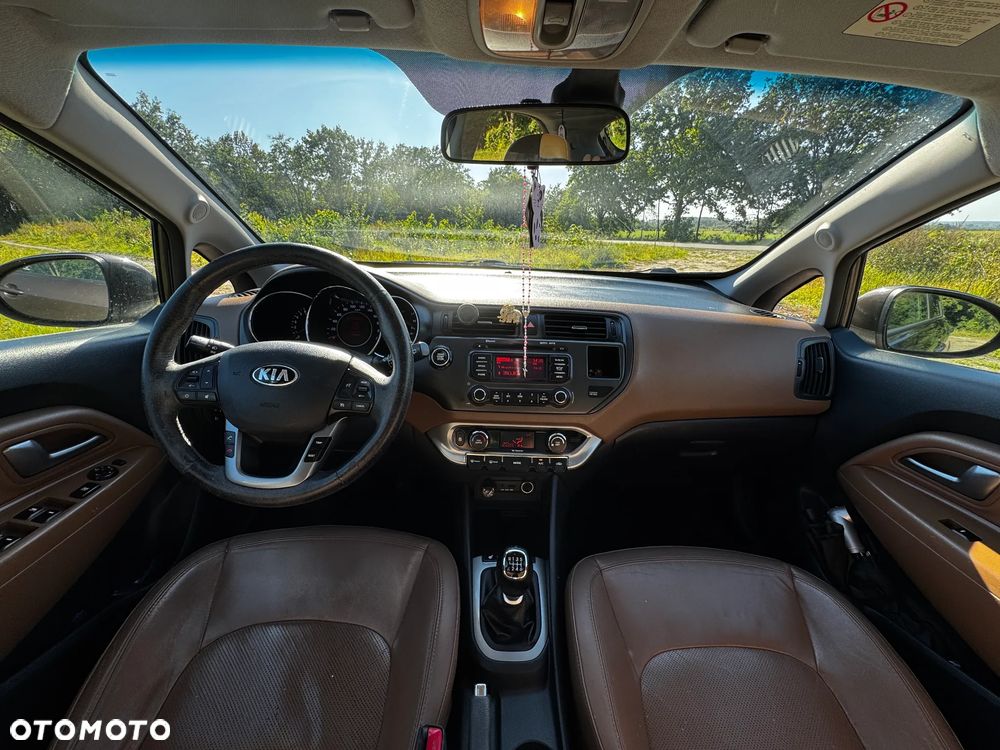 Kia Rio 1.4 L - 14