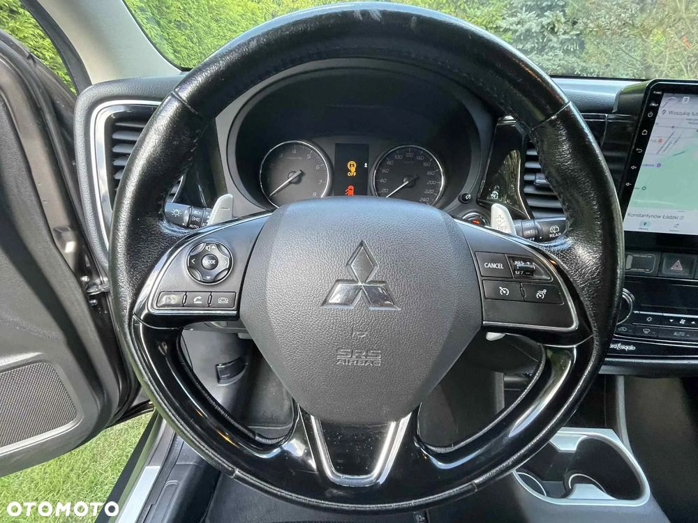 Mitsubishi Outlander 2.0 Instyle Navi 4WD CVT - 10