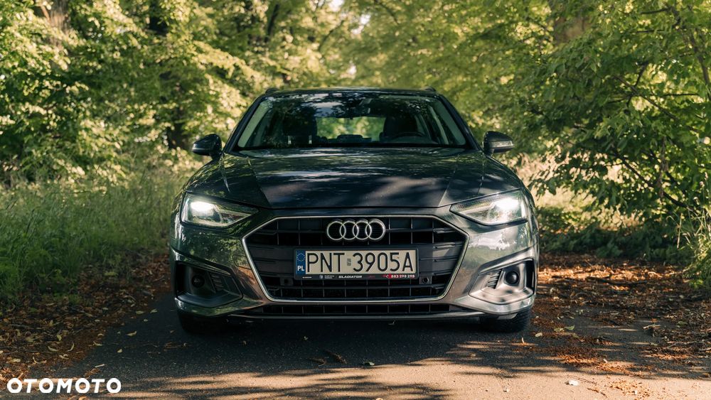 Audi A4 Avant 30 TDI S tronic - 1