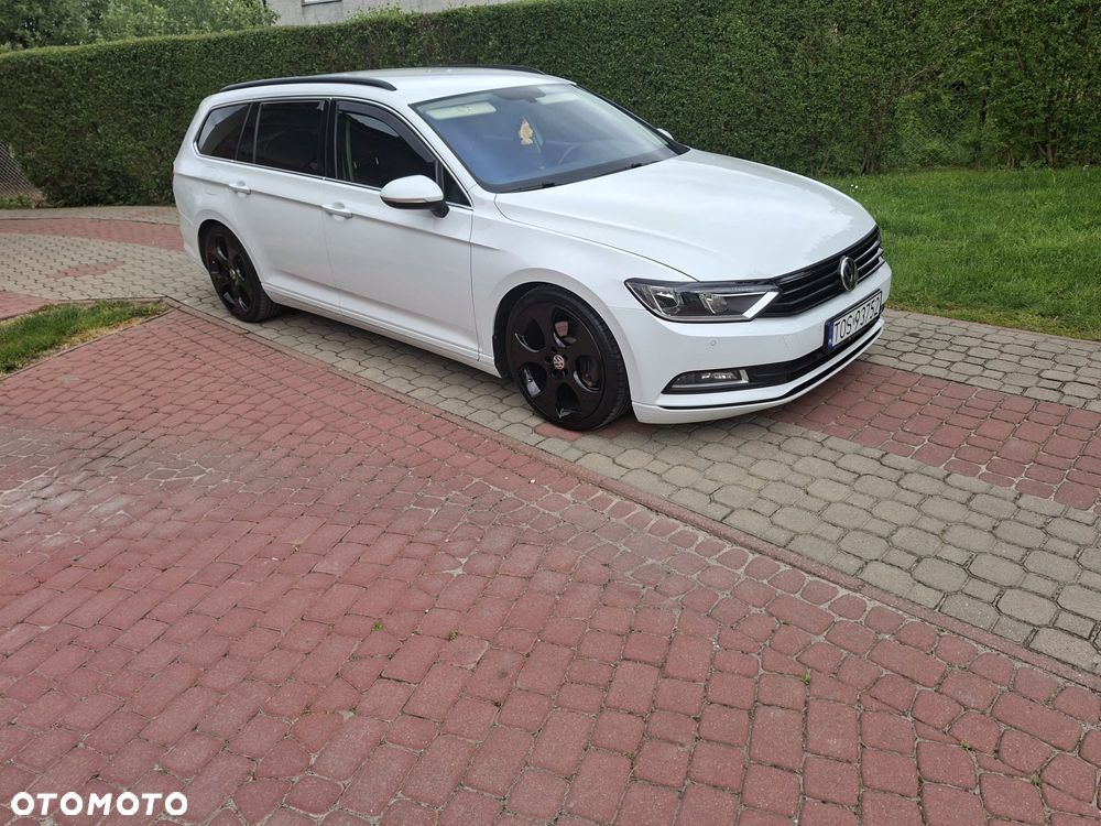 Volkswagen Passat - 1