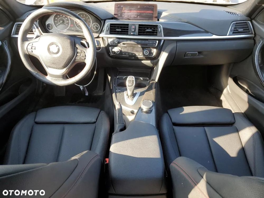 BMW Seria 3 330i GPF xDrive Sport Line - 7