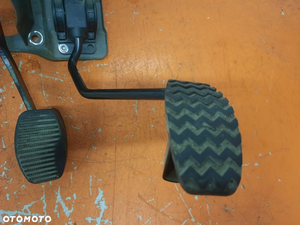 FIAT ALBEA 1.4MT 77KM 04-12 PEDAŁY 0281002379 - 3