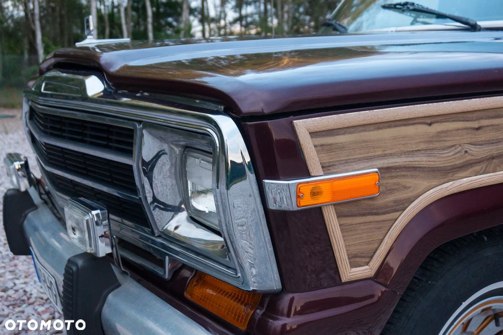 Jeep Wagoneer - 10