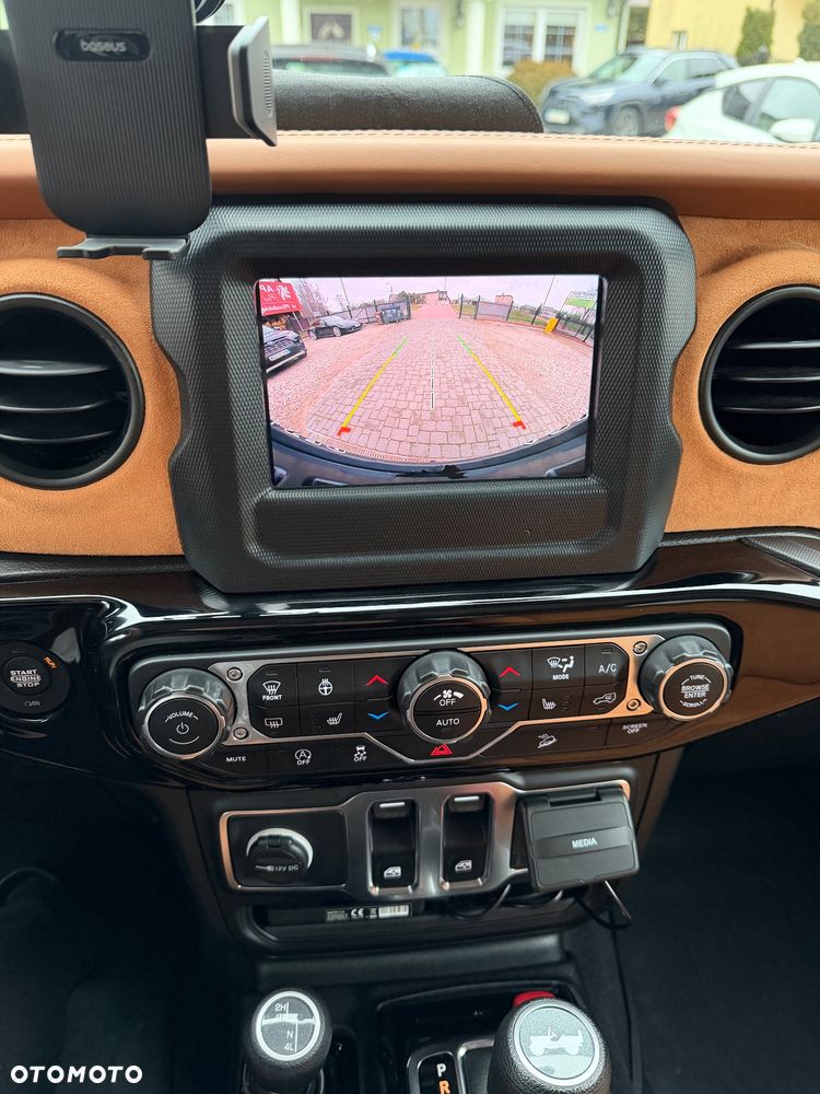 Jeep Wrangler - 11