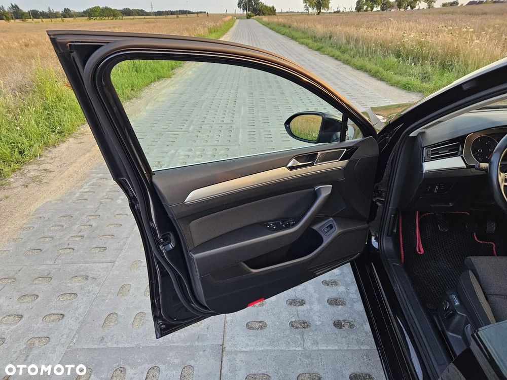 Volkswagen Passat 2.0 TDI (BlueMotion Technology) Comfortline - 8