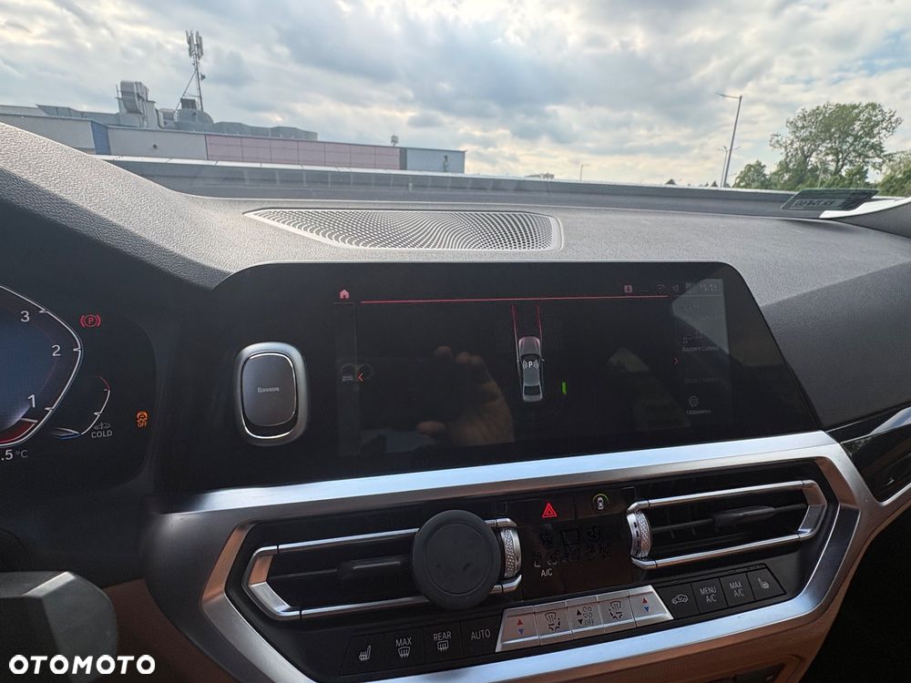 BMW Seria 3 320d xDrive - 16